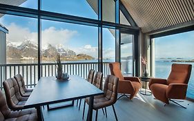 Cornerview Apartment Henningsvaer